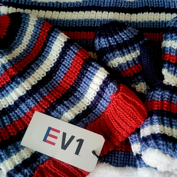EV1 Hat Scarf and glove set sherpa New with Tags - Picture 1 of 1